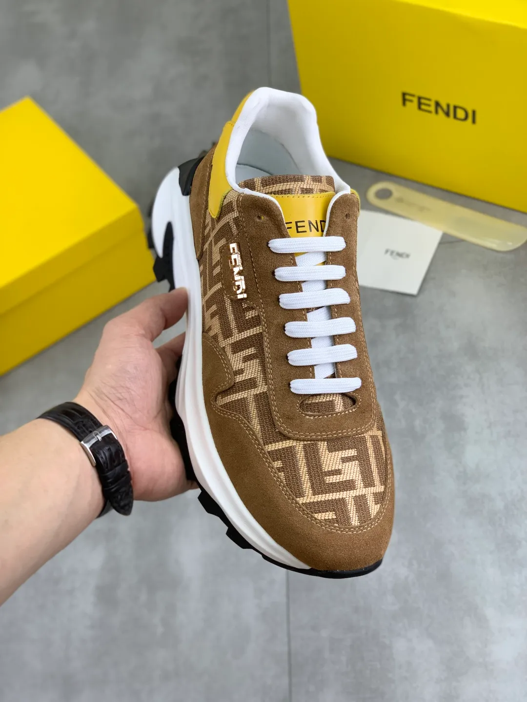 ​Men's shoes 💰P440 💰【New】Little monster 🆘 New FENDI 🕶️🕶️Simple routing effect, showing an elegant and cool driving shoe 🎬Using imported calfskin + first-layer pigskin lining🐂Excellent material🎬Detailed workmanship 🤗Comfortable foot feel➰➰. ​Pair it with any outfit to show your taste and temperament, low-key luxury ♻️Design ​simple and elegant ​noble and fashionable 🍃​Very loved and favored by trendy men 💓❤️Size: 38-44 (45 customized) 3️⃣ colors available